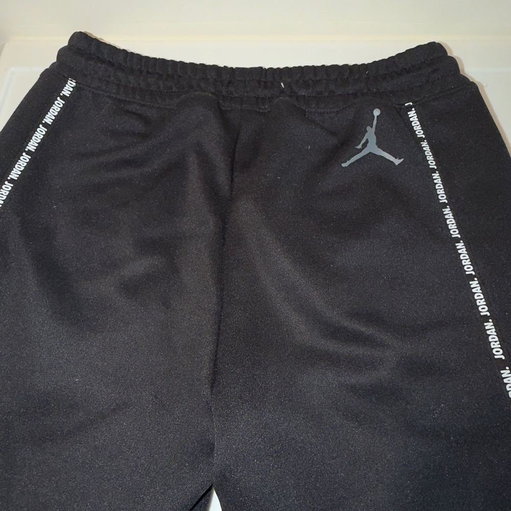Jordan Kids LARGE Black Joggers with Nike Jordan Jumpman Logo Detail - Picture 4 of 5